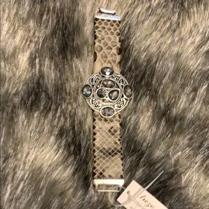 3/$15 NWT Wide bracelet with Smokey stones